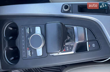Седан Audi A4 2017 в 