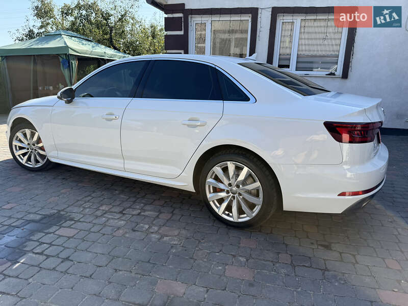 Седан Audi A4 2017 в Рівному