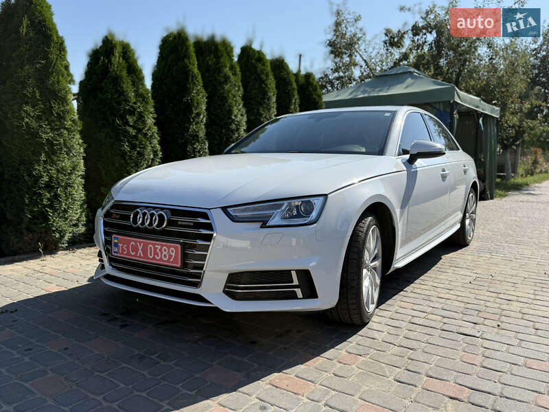 Седан Audi A4 2017 в Рівному