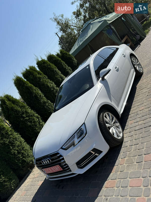 Седан Audi A4 2017 в 