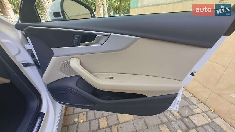 Универсал Audi A4 2017 в Одессе