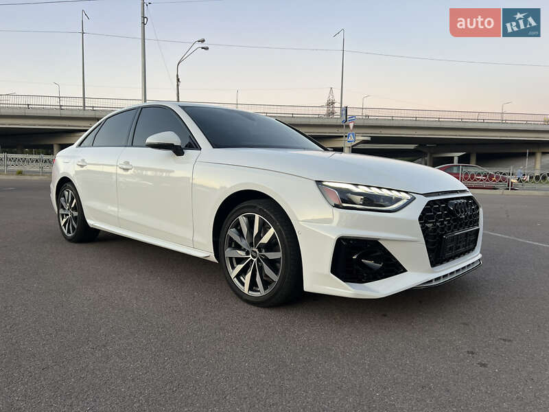 Седан Audi A4 2023 в Киеве