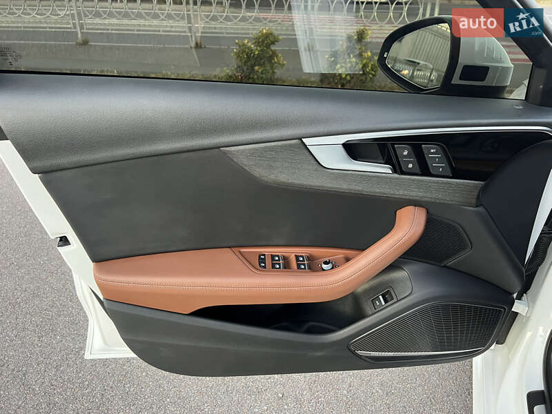 Седан Audi A4 2023 в Киеве