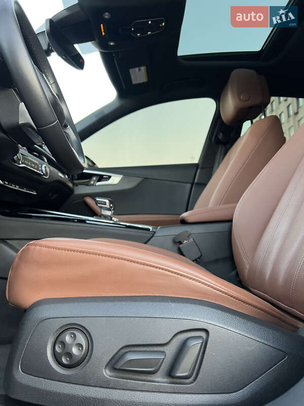 Седан Audi A4 2023 в Киеве