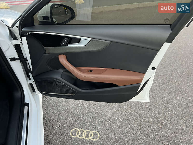 Седан Audi A4 2023 в Киеве