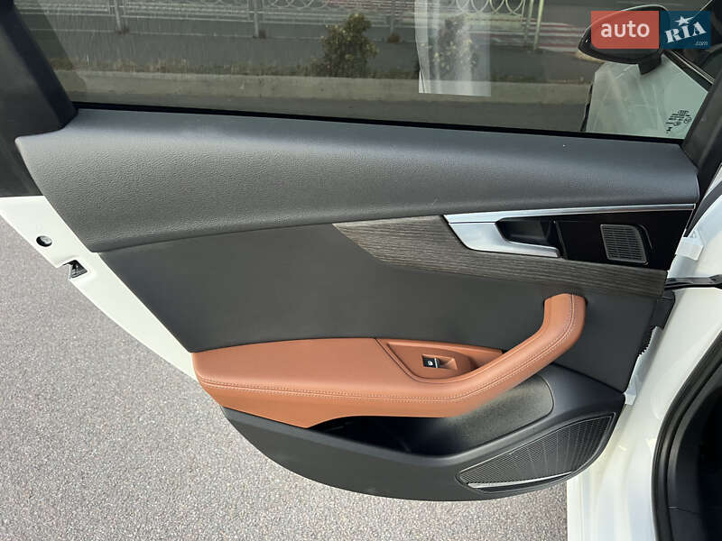 Седан Audi A4 2023 в Киеве