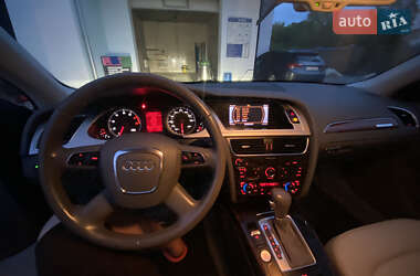 Седан Audi A4 2012 в 