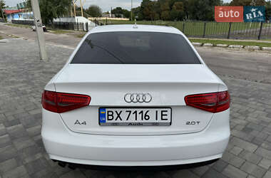 Седан Audi A4 2012 в Остроге
