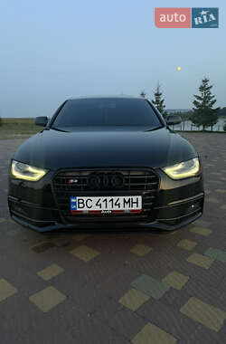 Седан Audi A4 2014 в Львове