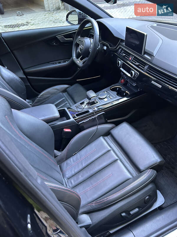 Седан Audi A4 2018 в Киеве