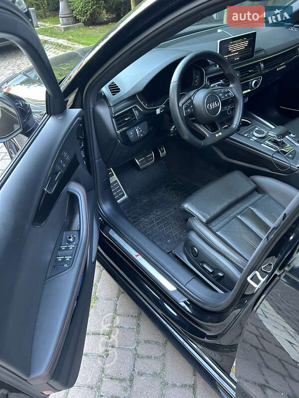 Седан Audi A4 2018 в Киеве