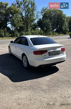 Седан Audi A4 2014 в 