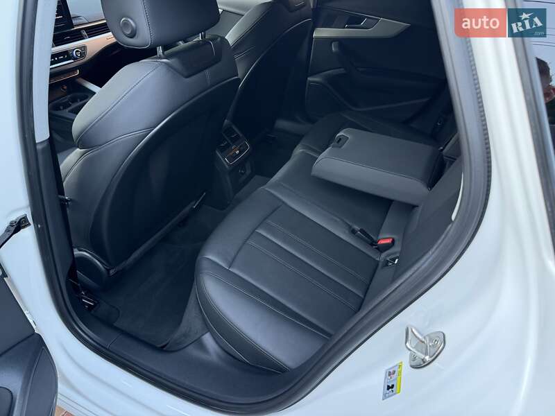 Универсал Audi A4 2020 в Киеве