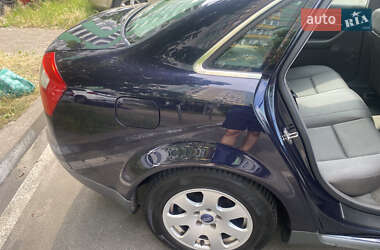 Седан Audi A4 2001 в 