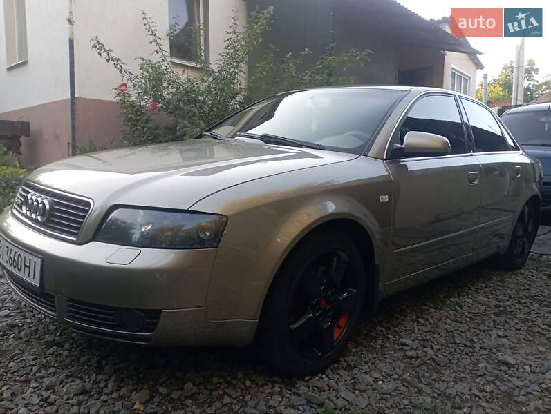 Седан Audi A4 2004 в Гадяче
