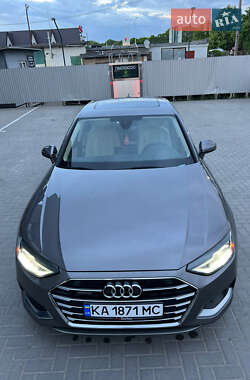 Седан Audi A4 2021 в 