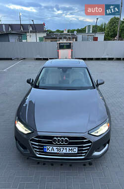 Седан Audi A4 2021 в 
