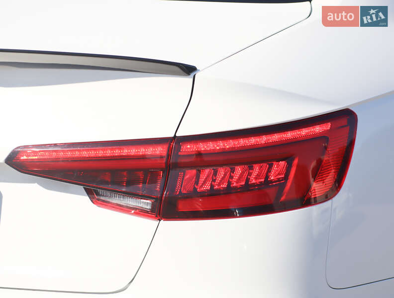 Седан Audi A4 2016 в Киеве