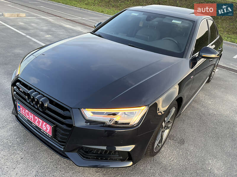 Седан Audi A4 2018 в Львові