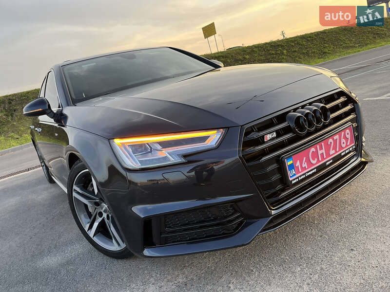 Седан Audi A4 2018 в Львові
