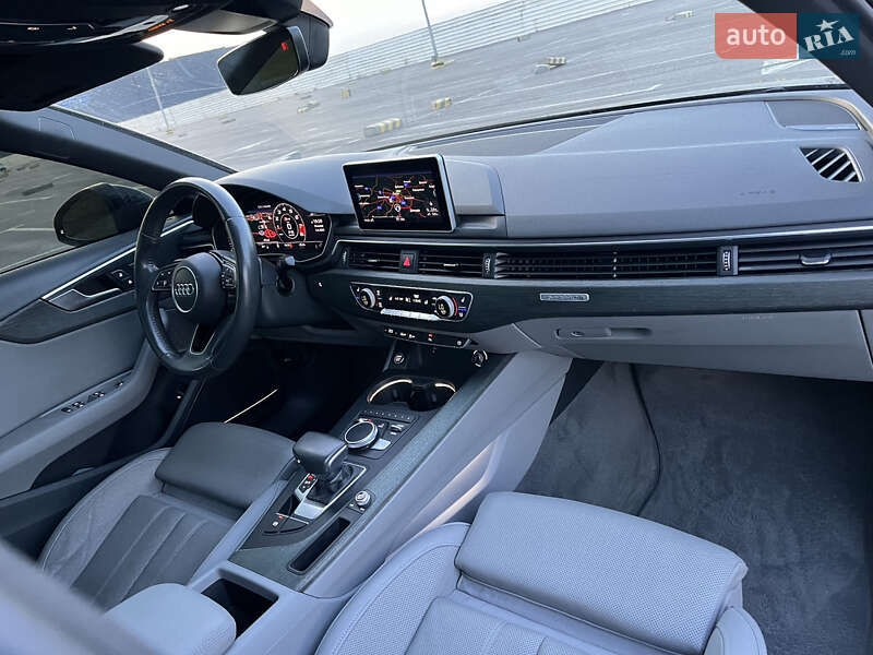 Седан Audi A4 2018 в Львові