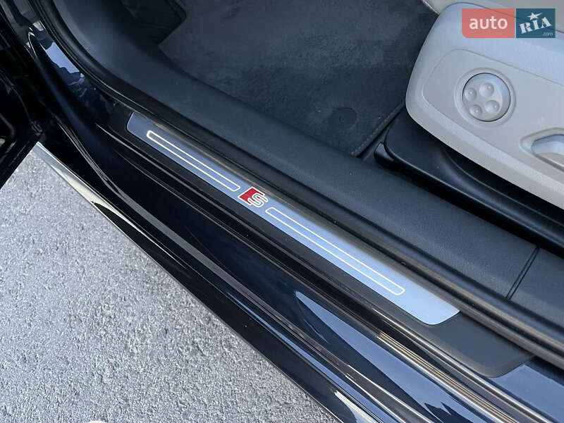 Седан Audi A4 2018 в Львові
