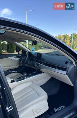 Седан Audi A4 2018 в 