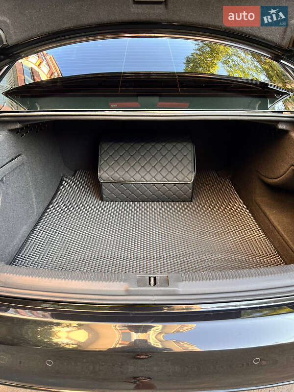 Седан Audi A4 2013 в Миколаєві