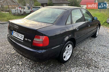 Седан Audi A4 2000 в 