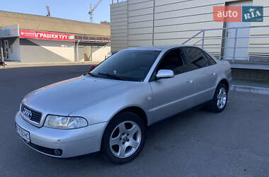 Седан Audi A4 2000 в 