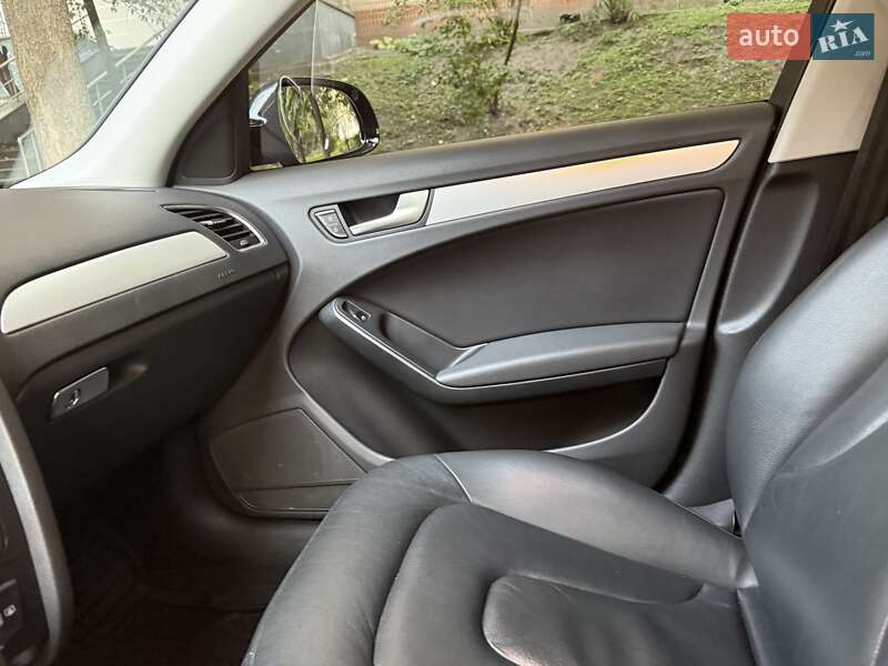 Седан Audi A4 2011 в Киеве
