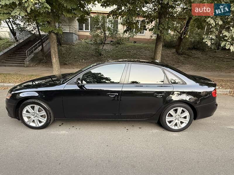 Седан Audi A4 2011 в Киеве