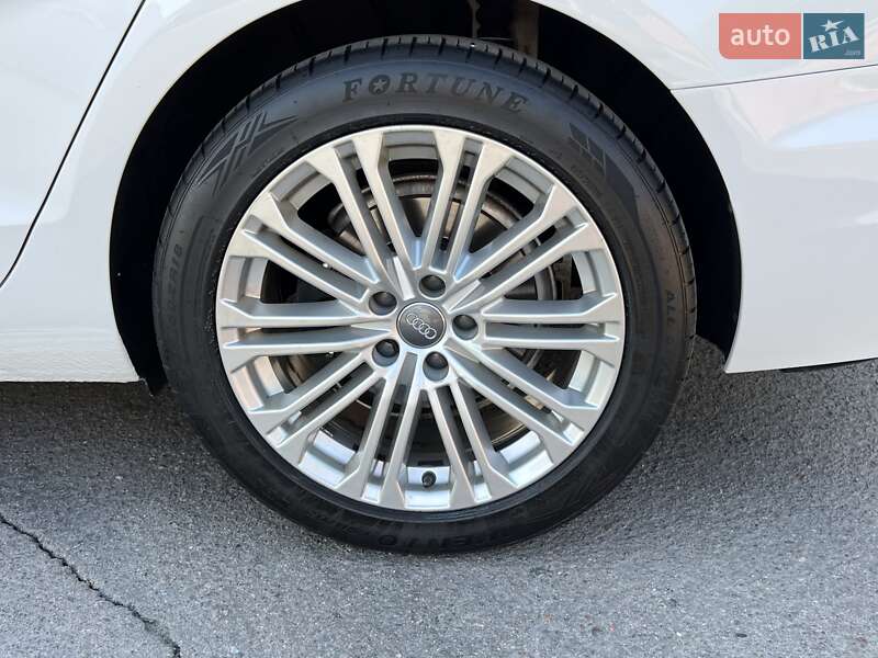 Универсал Audi A4 2021 в Дрогобыче