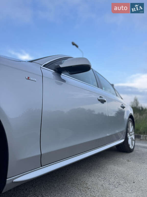 Седан Audi A4 2015 в Самборі