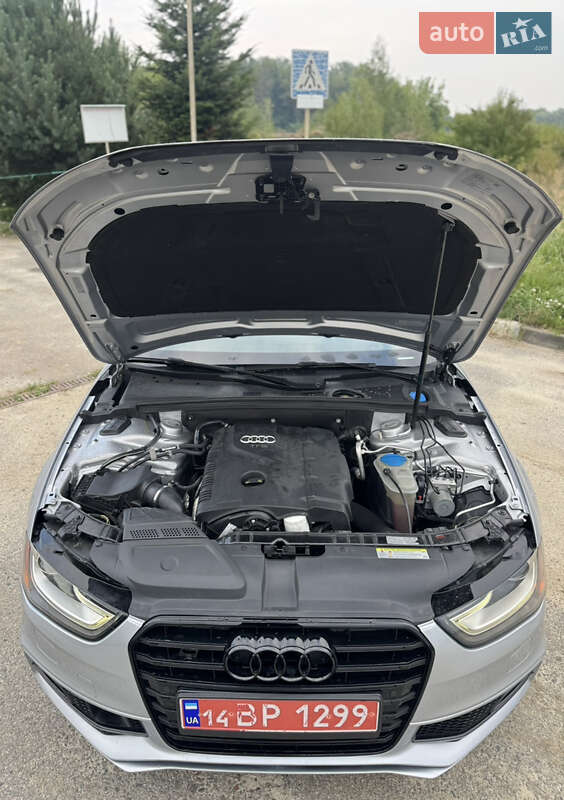 Седан Audi A4 2015 в Самборі