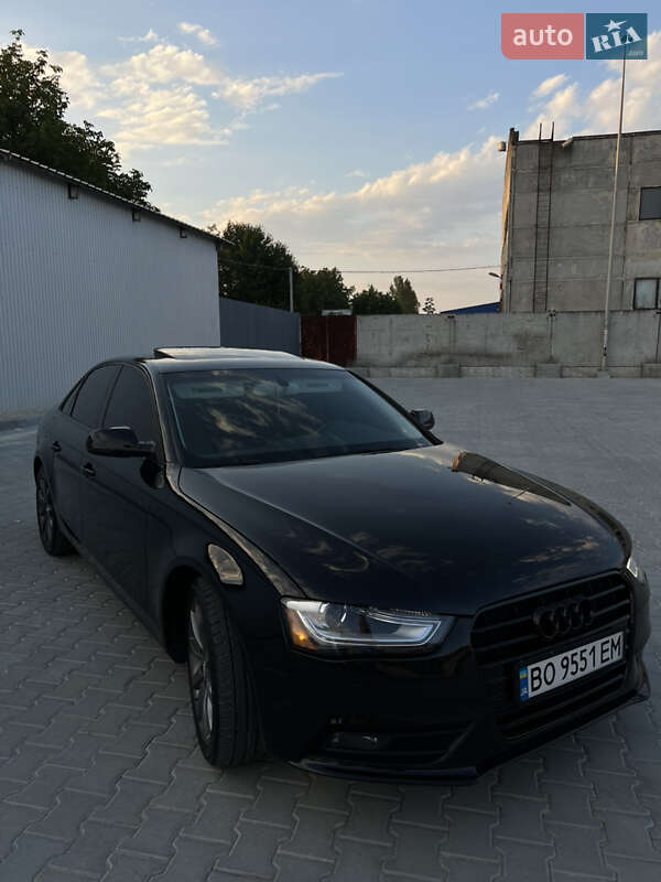 Седан Audi A4 2012 в Тернополі