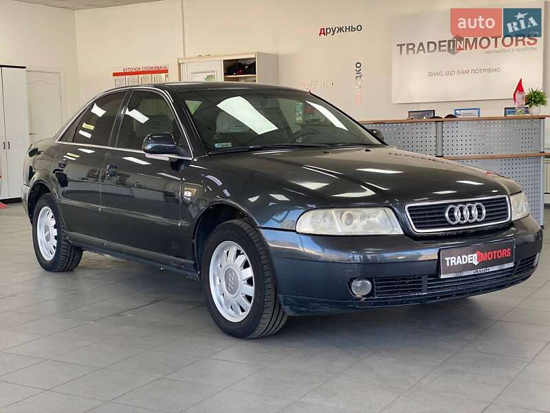 Седан Audi A4 1999 в 