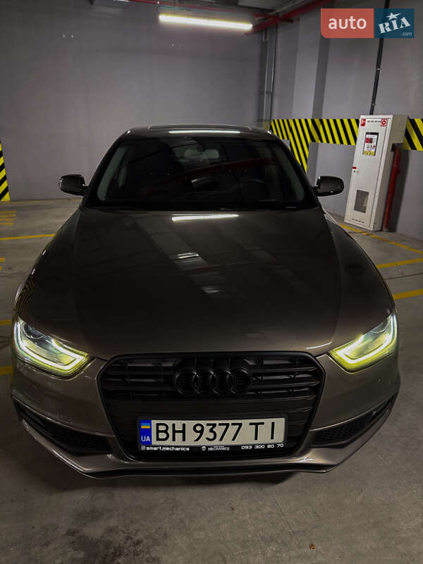 Седан Audi A4 2014 в Одессе