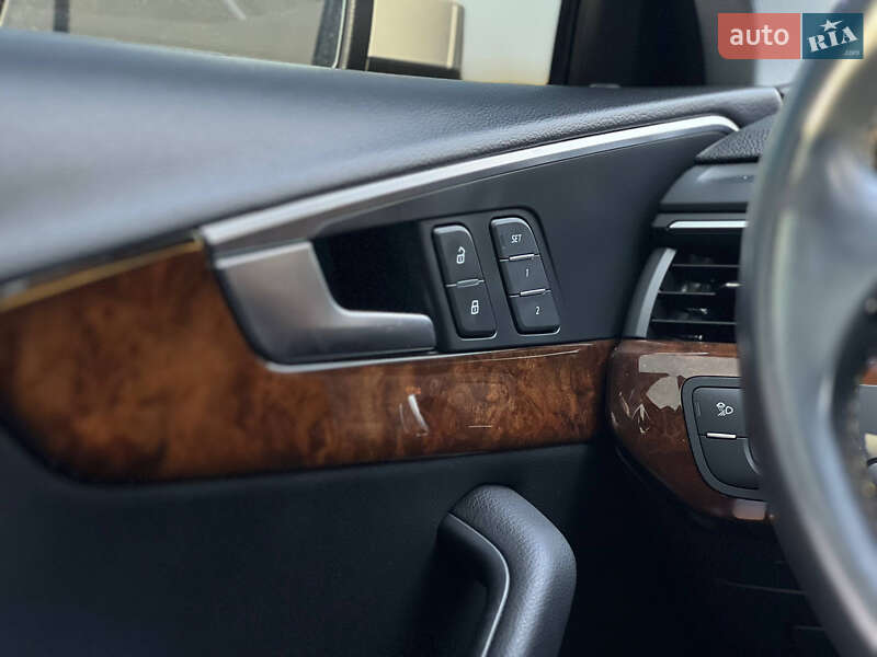 Седан Audi A4 2018 в Стрые