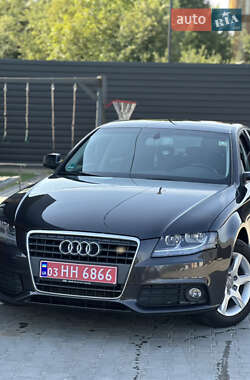 Седан Audi A4 2010 в Луцке