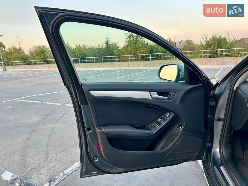 Седан Audi A4 2014 в Киеве