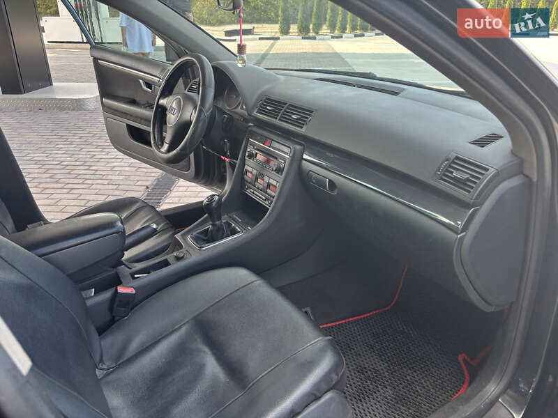 Седан Audi A4 2004 в Звягелі