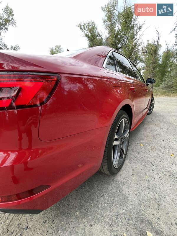 Седан Audi A4 2016 в Днепре