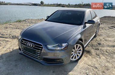 Седан Audi A4 2013 в 