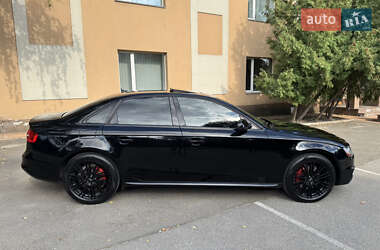 Седан Audi A4 2015 в 