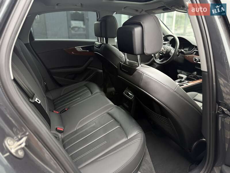 Седан Audi A4 2021 в Львові