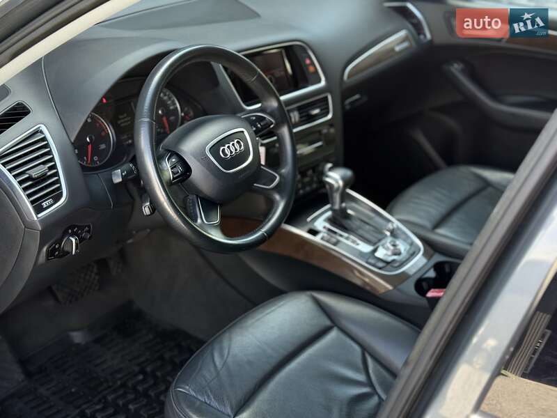 Седан Audi A4 2021 в Львові