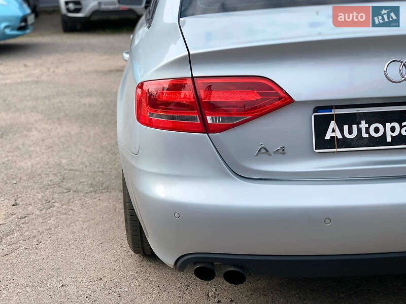 Седан Audi A4 2012 в Виннице