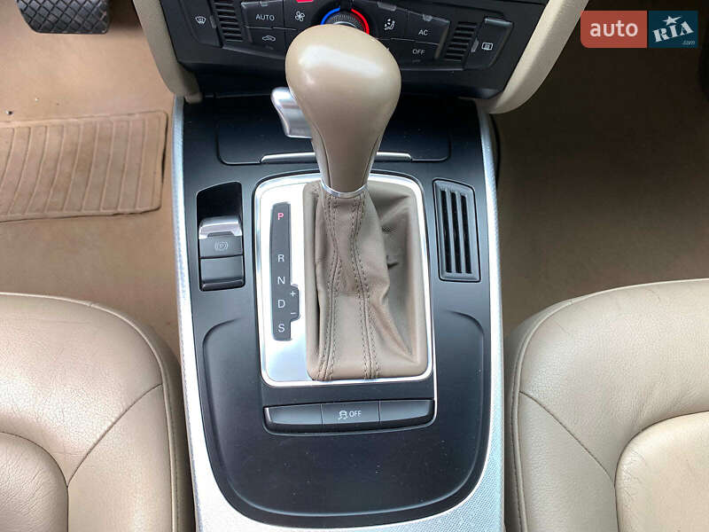 Седан Audi A4 2012 в Виннице