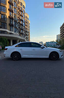 Седан Audi A4 2018 в 